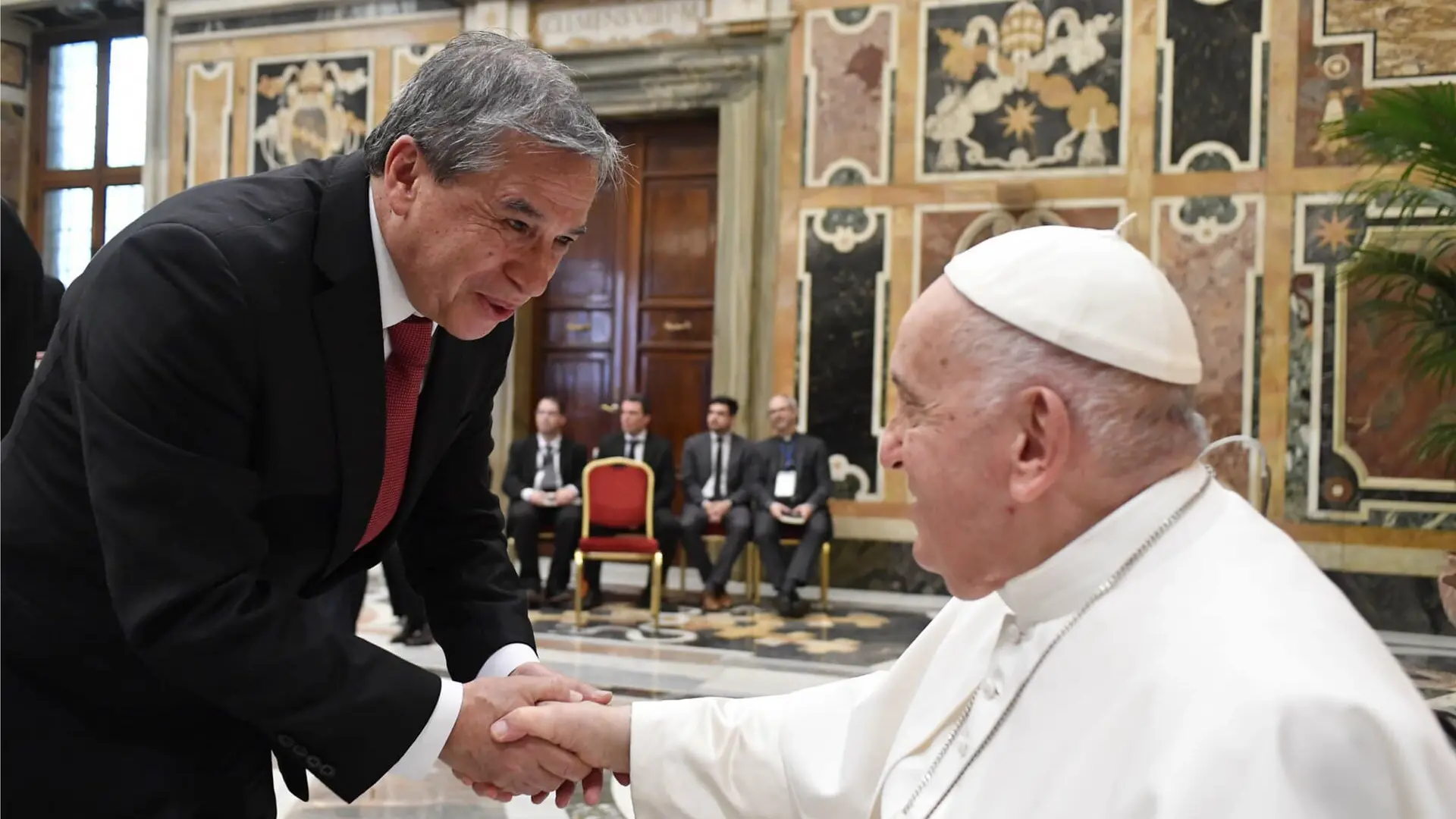 Trazando el camino hacia un futuro más ético: nuestro rector, Francisco Salgado, visita el Vaticano