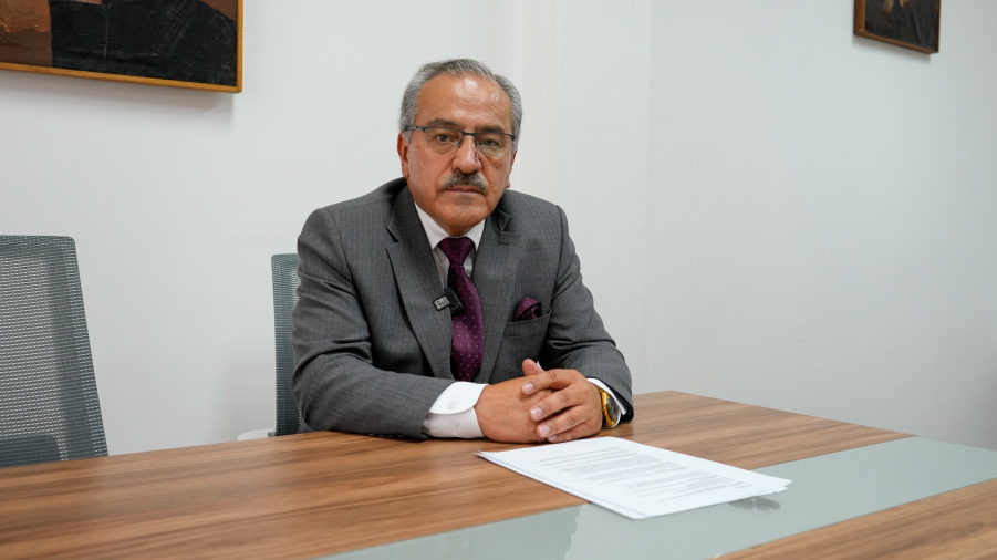 Carlos Guevara - Decano 