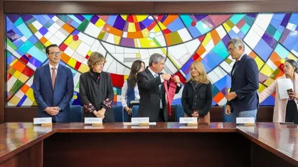 Davide Ballabio es nombrado Profesor Honorífico en la Universidad del Azuay