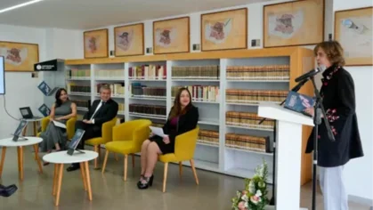 Presentación de la obra: Lost in Translation, Found in AI