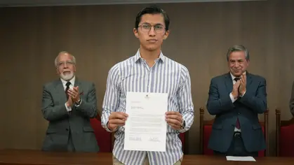 Estudiante de Medicina recibe importante reconocimiento 