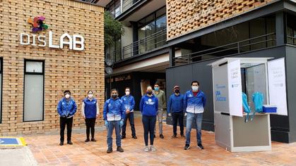 La UDA entrega prototipo de cabina para tomar pruebas de Covid-19