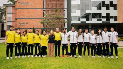 Entrega de uniformes a estudiantes para Juegos Mundiales Universitarios FISU Alemania 2025