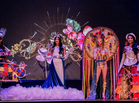 Elección de Traje Típico candidatas Reina de Cuenca