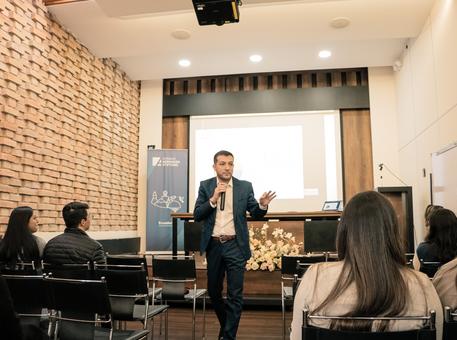 Escuela de Liderazgo Efectivo para Jóvenes