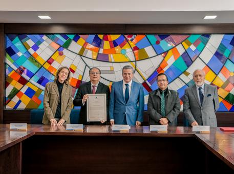 Acto de reconocimiento y posesión del nuevo Decano de la Facultad de Medicina