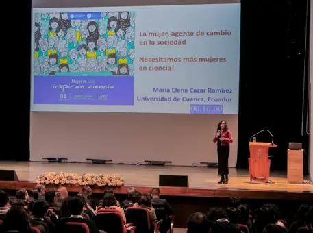 Encuentro "Mujeres que inspiran ciencia" 