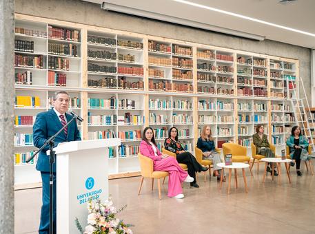 Presentación del libro "Manual de Textiles"