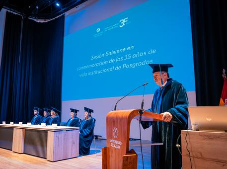  Sesión Solemne por los 35 años del Departamento de Posgrados
