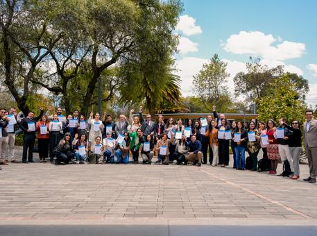 Entrega de certificados del curso  “Pensamiento Disruptivo en la Educación Universitaria"
