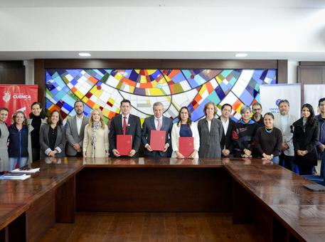 Firma de Convenio entre EMUVI EP, Fundación El Barranco y la Universidad del Azuay