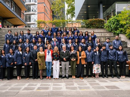 Ceremonia de compromiso y entrega de uniformes 