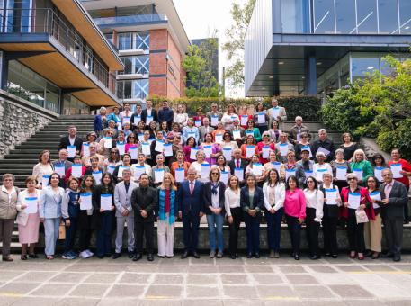 Ceremonia de fin de ciclo de la Universidad de autocuidado del adulto mayor (UDACAM)