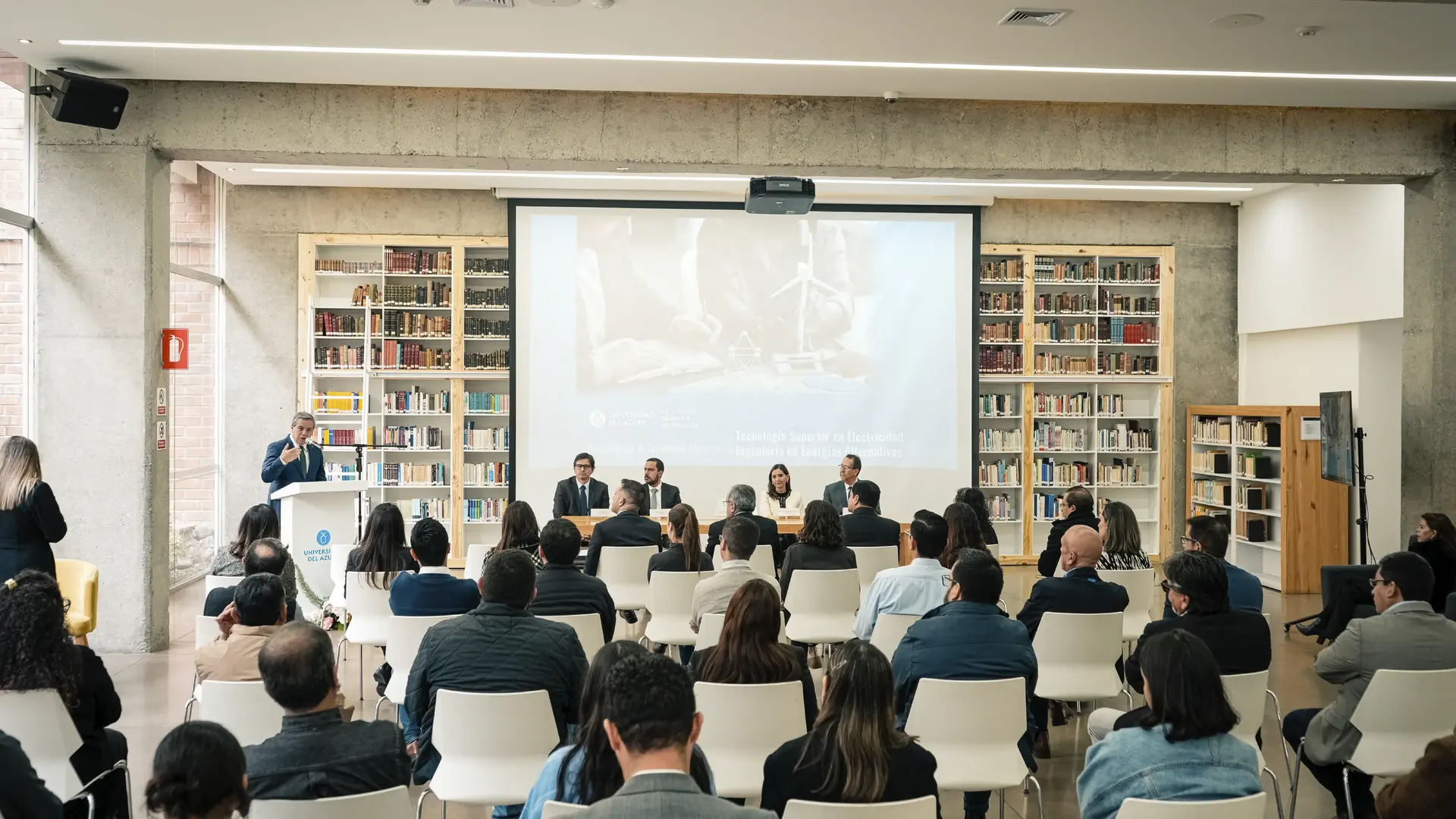 La UDA abre dos nuevas carreras enfocadas al campo de las energías renovables