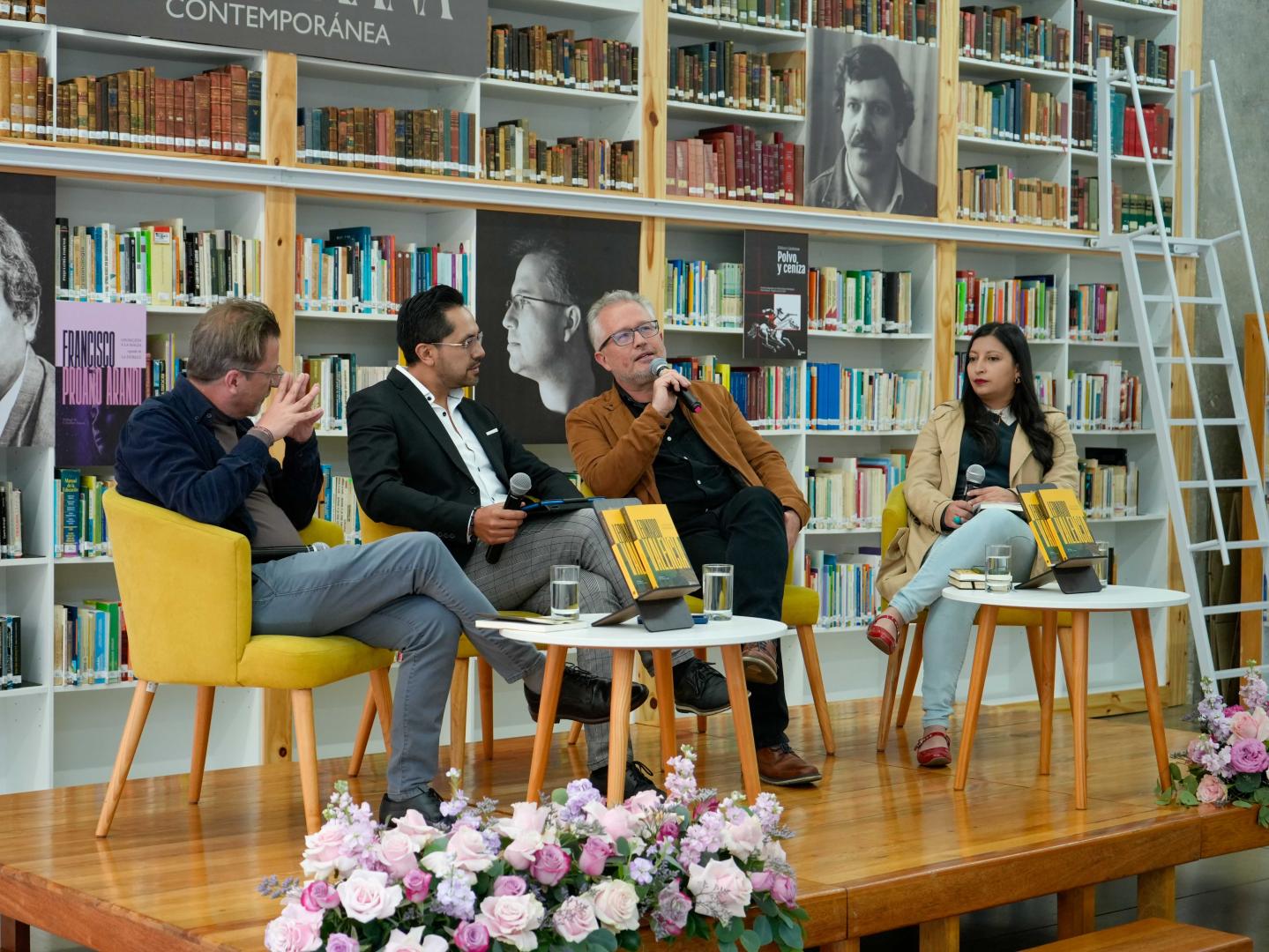 Leonardo Valencia presenta su obra “La luna nómada”